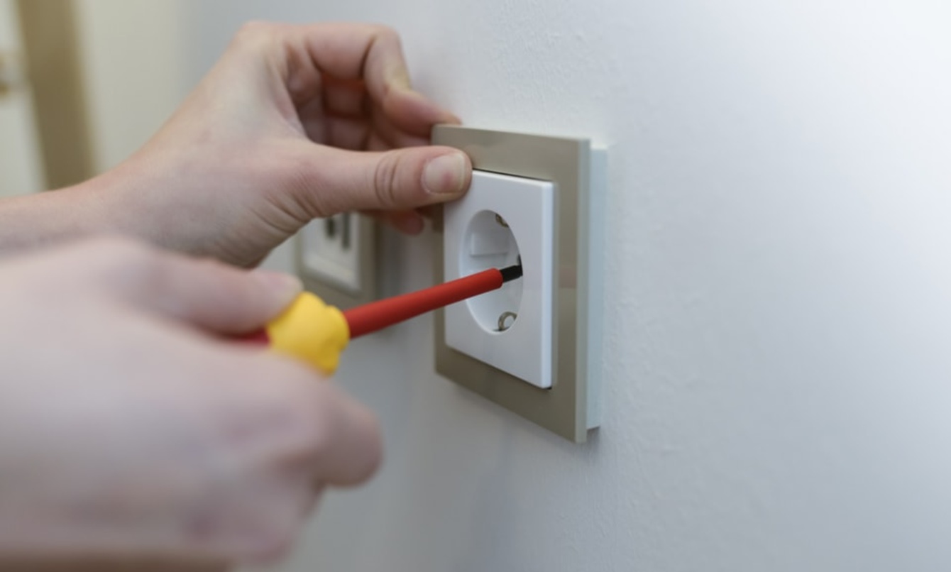 Elektro­installation bei M. Mauser Elektrotechnik GmbH in Michelbach an der Bilz